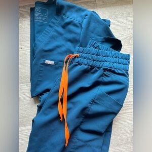 FIGS Limited Edition Deep Reef scrub set